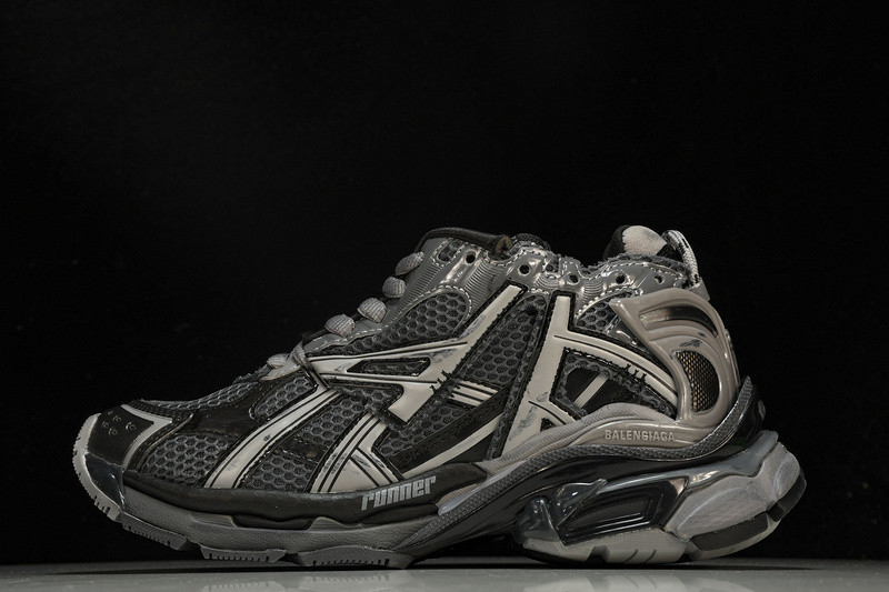 Balenciaga Runner W3RBR1515