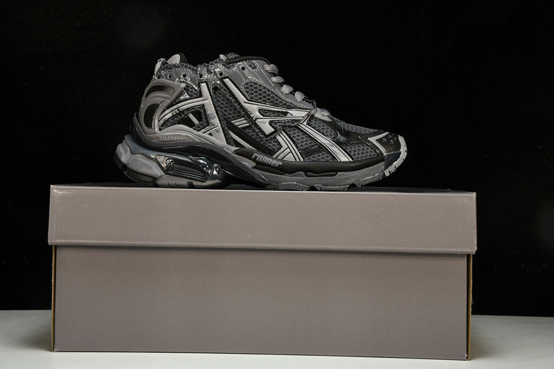 Balenciaga Runner W3RBR1515
