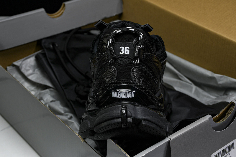 Balenciaga Runner W3RXP-1090