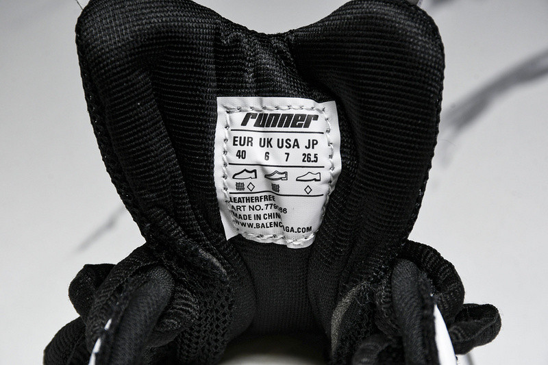 Balenciaga Runner W3RXP-0213