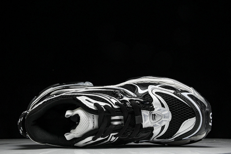 Balenciaga Runner W3RXP-0213