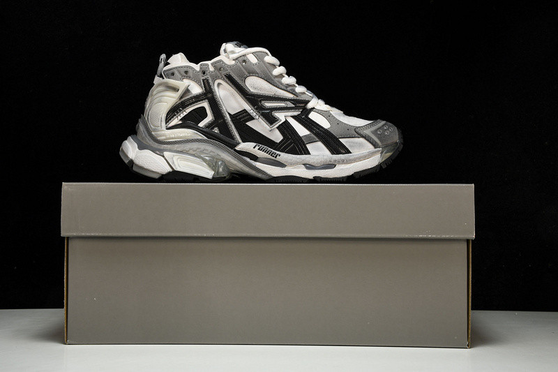 Balenciaga Runner W3RB5-9012