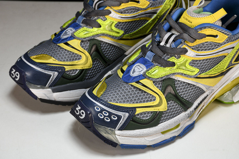 Balenciaga Runner W3RXP-0653