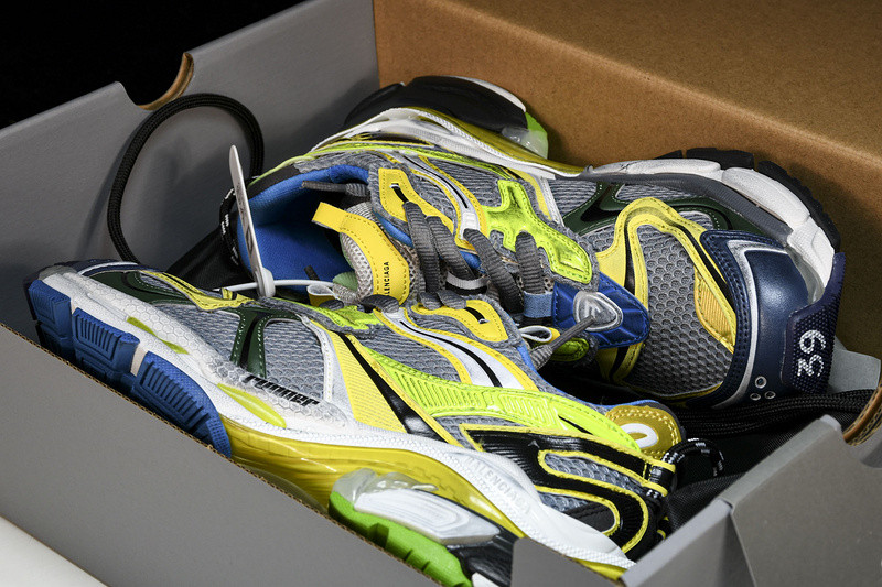Balenciaga Runner W3RXP-0653