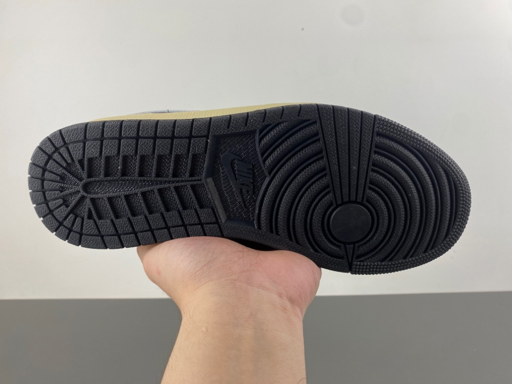 Air Jordan 1 Low HQ2010-012