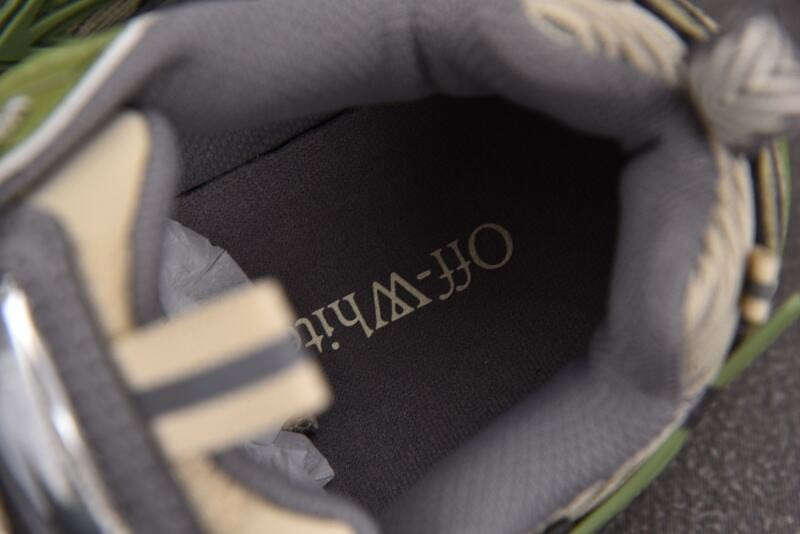 OFF-WHITE BE RIGHT BACK