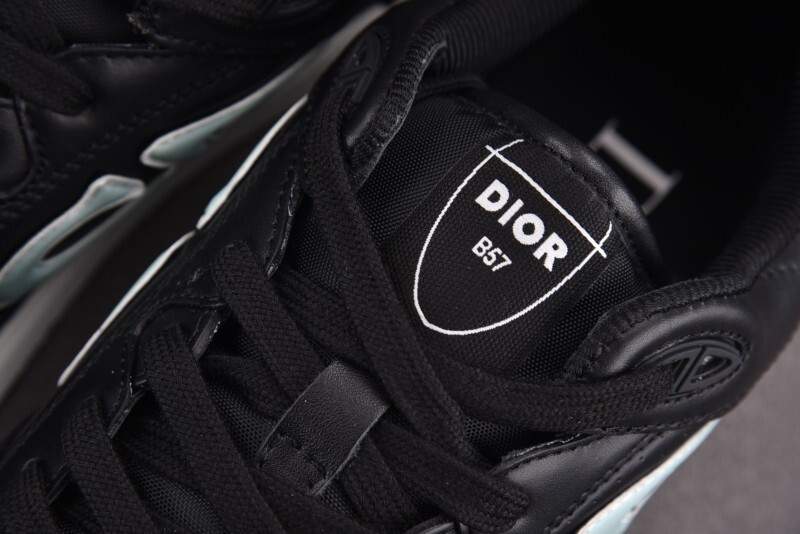 DR B57 Sneaker