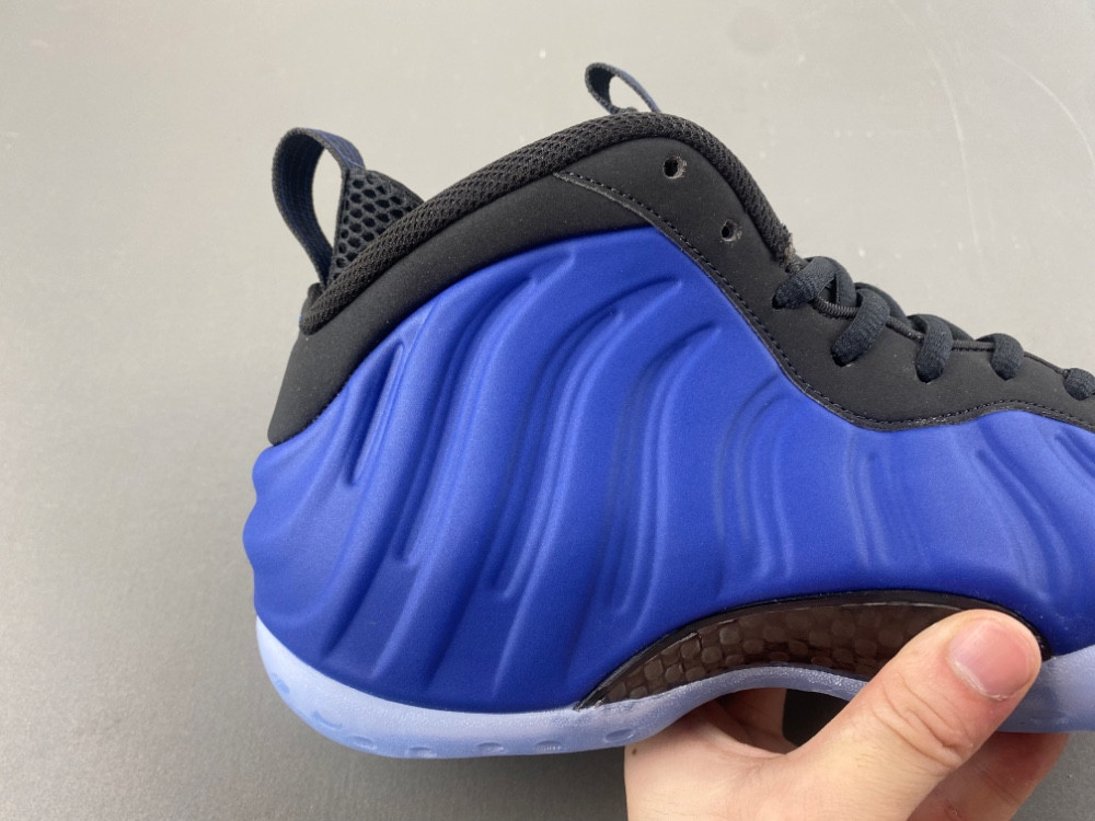 Nike Air Foamposite One “Deep Royal” HJ5195-400