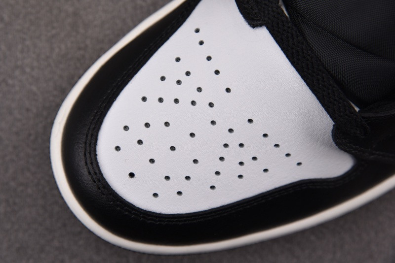 Air Jordan 1 Mid Black Toe Starfish DQ8426-801