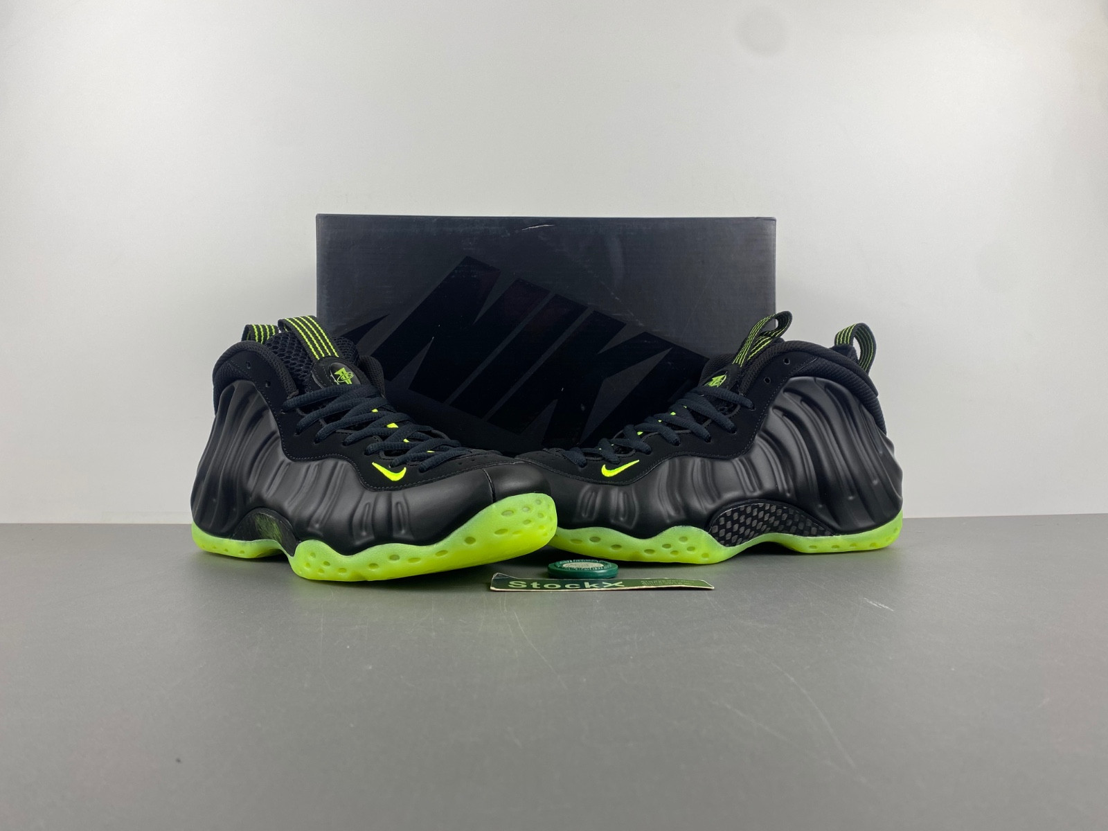NK Air Foamposite One “Volt” HF2902-001