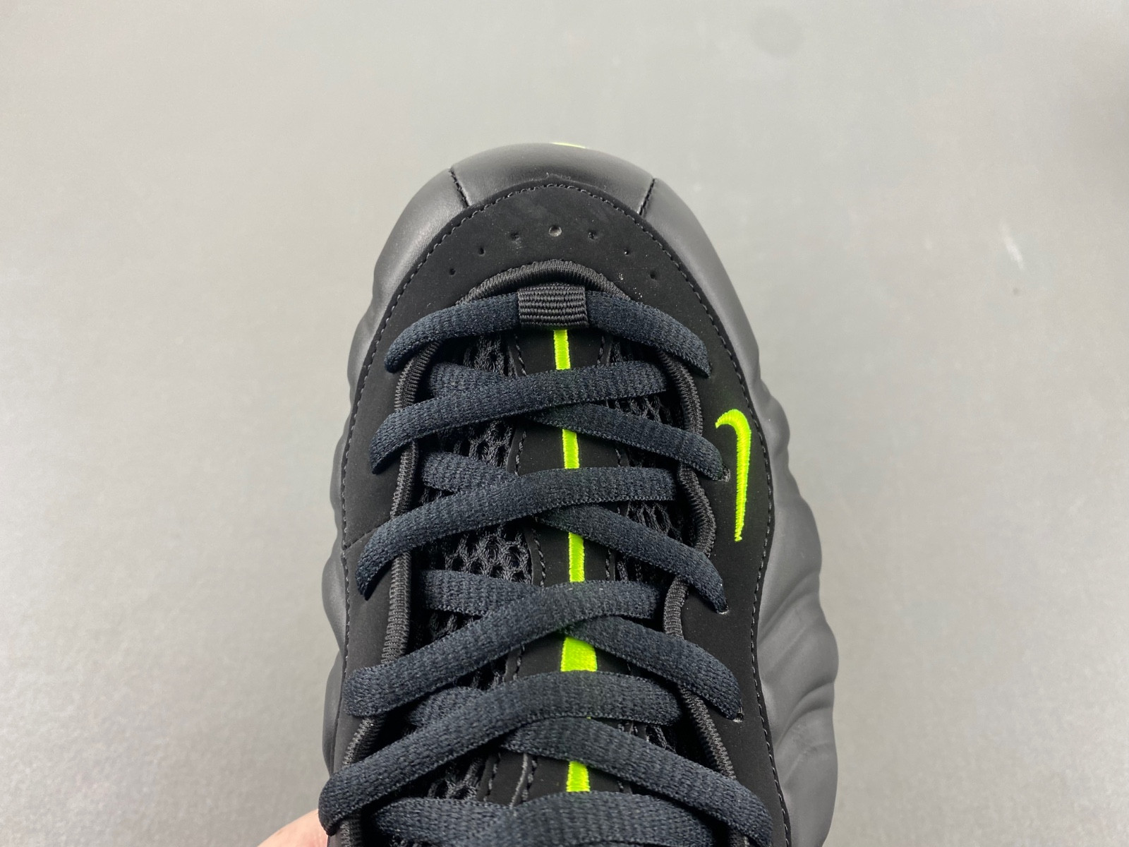 NK Air Foamposite One “Volt” HF2902-001