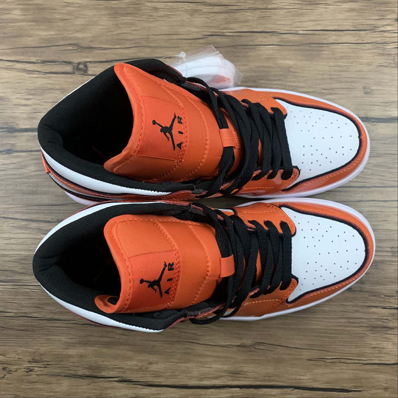 Air Jordan 1 Mid “Turf Orange” DD6834-802