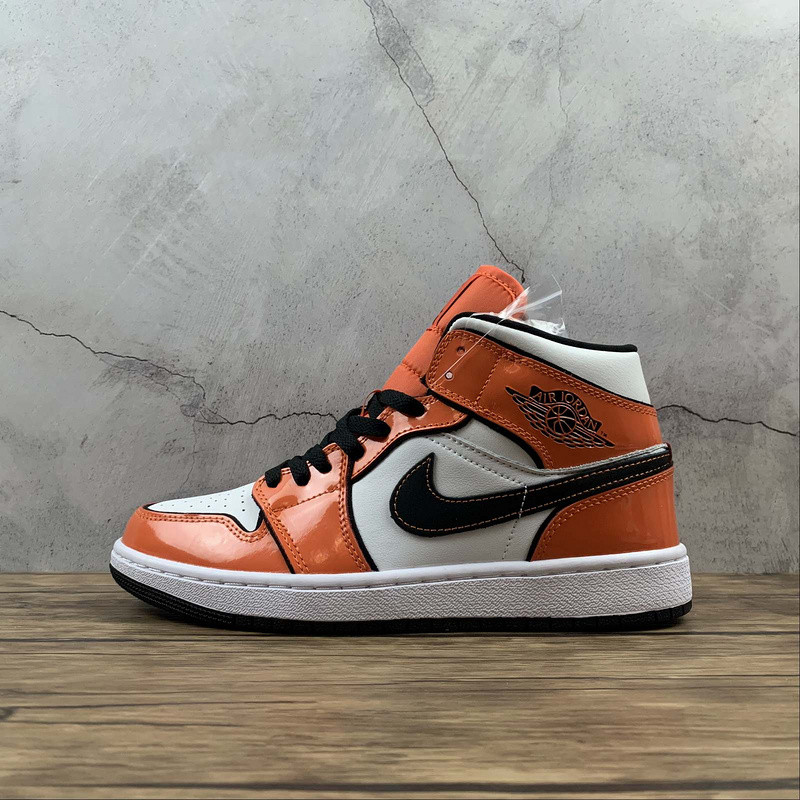 Air Jordan 1 Mid “Turf Orange” DD6834-802