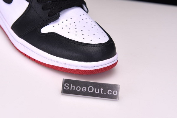 Air Jordan 1 Retro High “Satin Black Toe” CD0461-016
