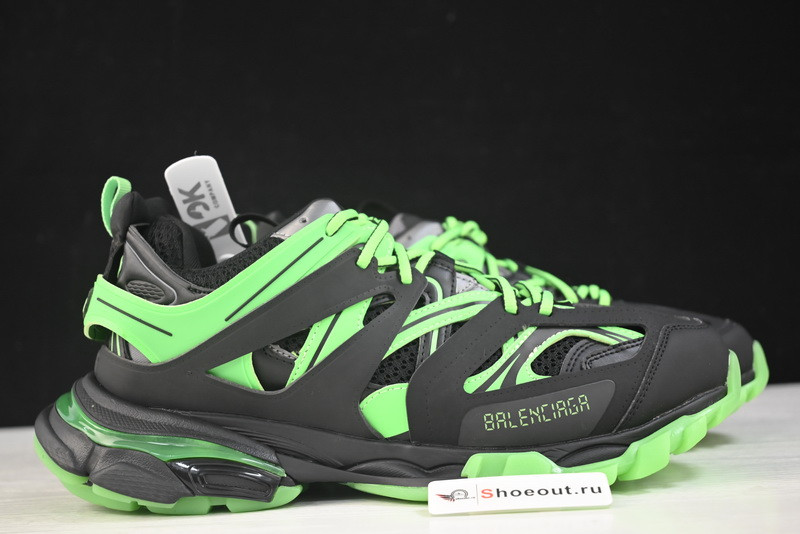 Ba*len*cia*ga track  542023 w3rl1 1035