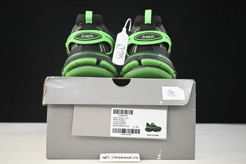 Ba*len*cia*ga track  542023 w3rl1 1035