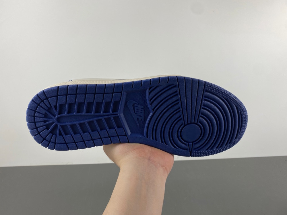 Fragment x Travis Scott x Su**me x Stus** Air Jordan 1 SJ2068-127