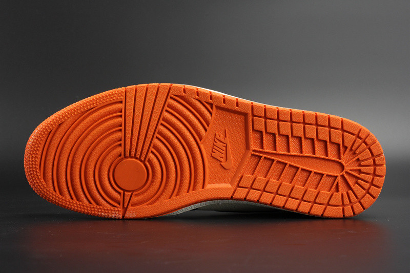 AIR JORDAN 1 RETRO HIGH OG “SHATTERED BACKBOARD”555088-005