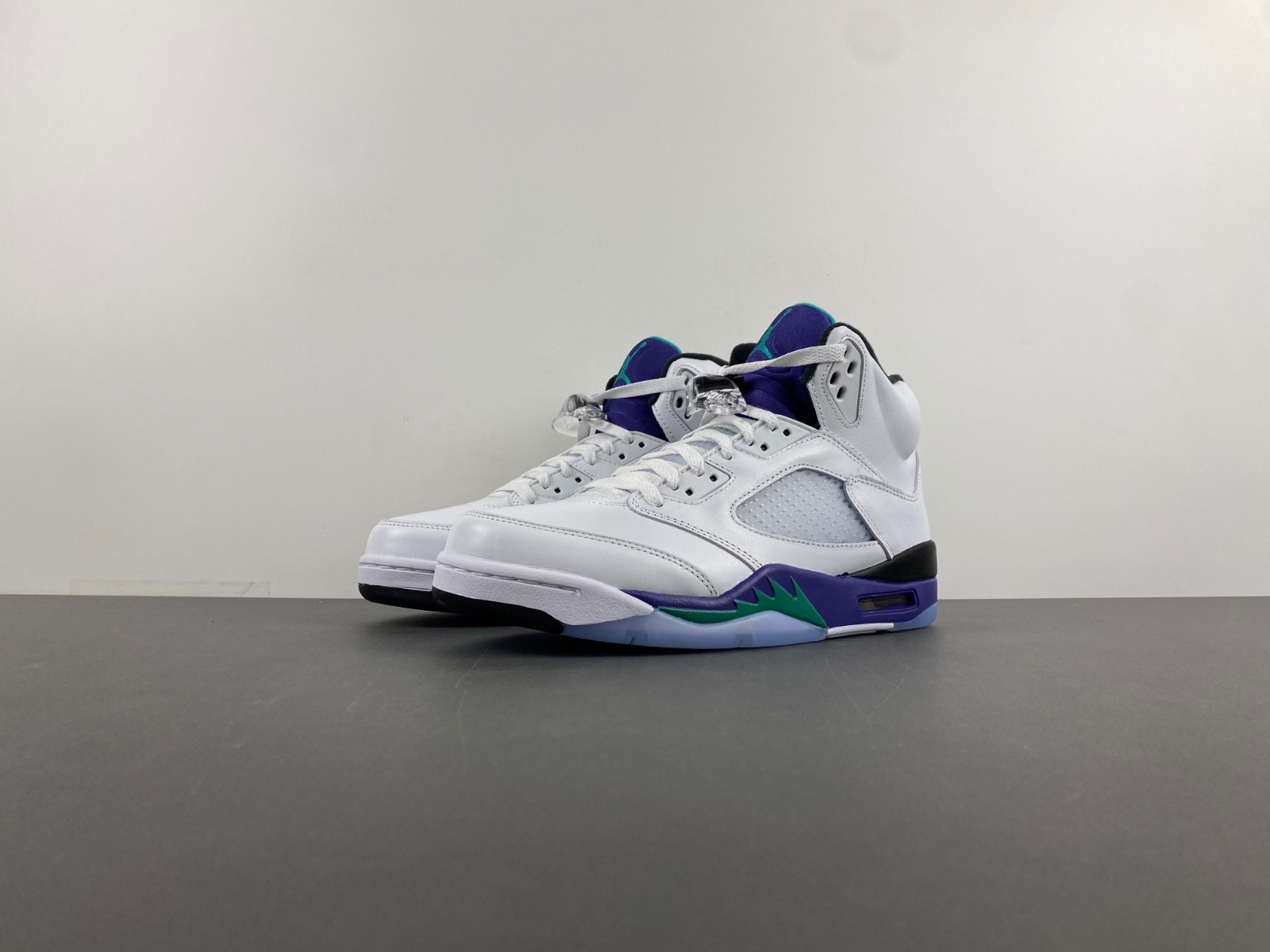 Air Jordan 5 OG “Grape” HQ7978-100