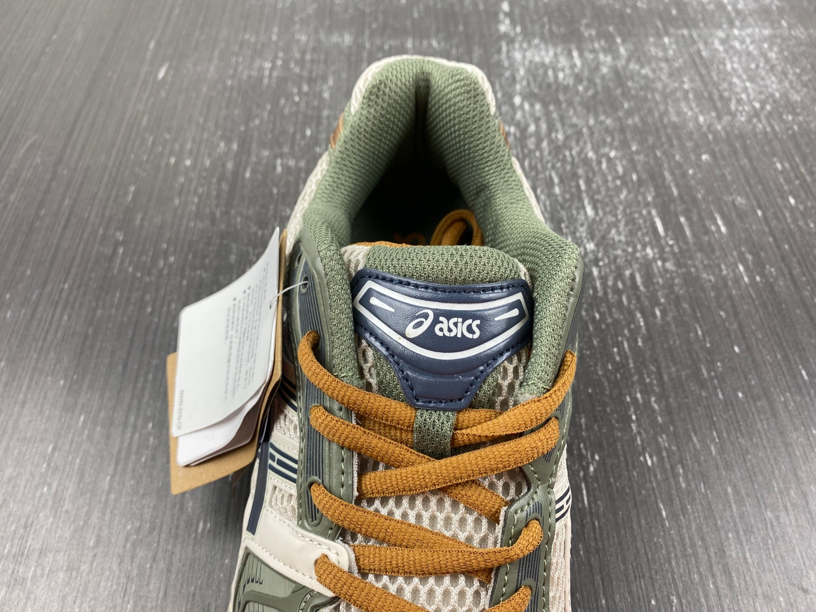 As*ic*s gel-kayano 14  1201a019-250