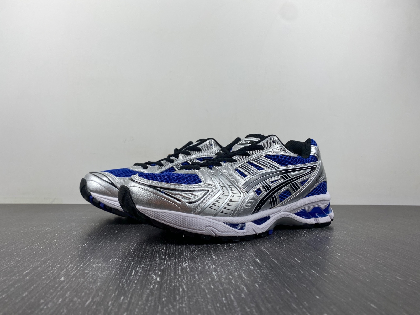 As*ic*s gel-kayano 14  1201a019-401