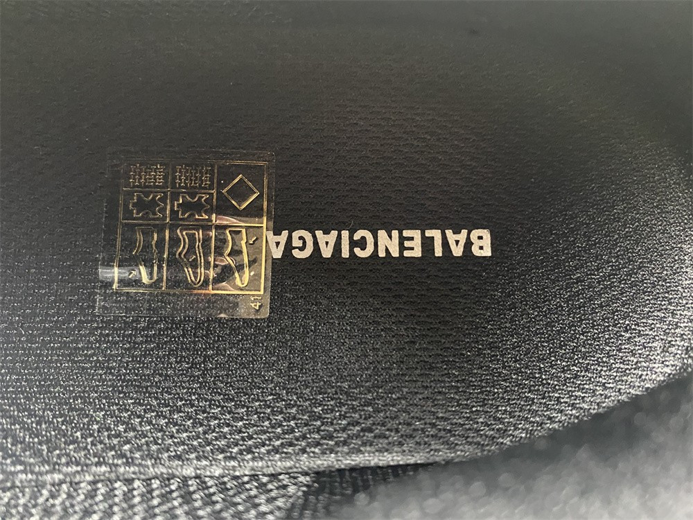 BLCG Triple S 536737-W2CA1-4124