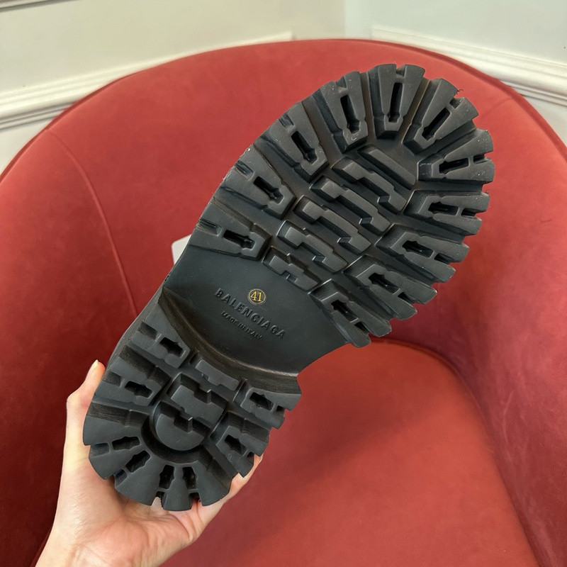 Ba*len*cia*ga boots