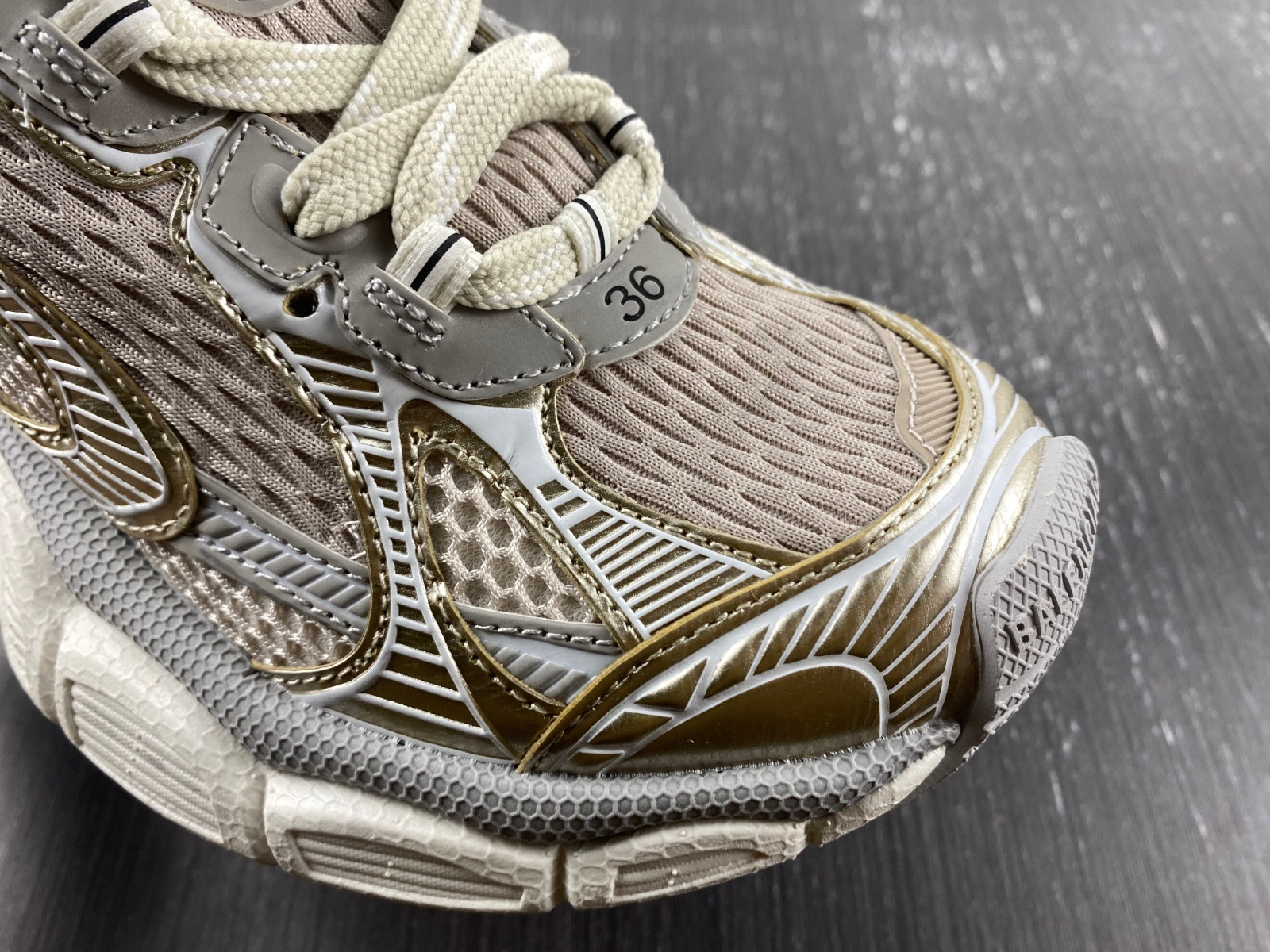 Ba*len*cia*ga 3xl  734733 w1rb6 0208