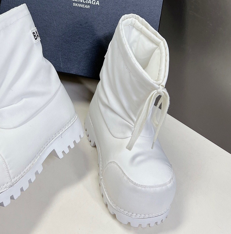 Ba*len*cia*ga boots