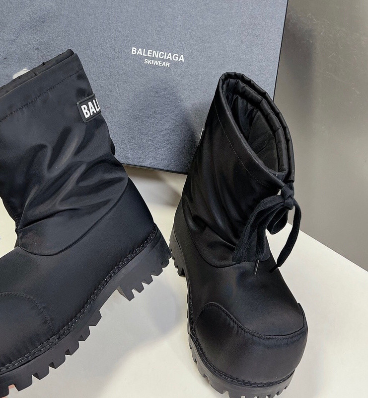 Ba*len*cia*ga boots