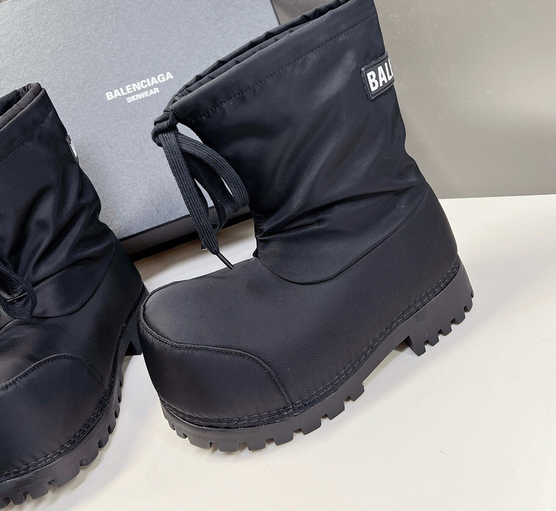 Ba*len*cia*ga boots