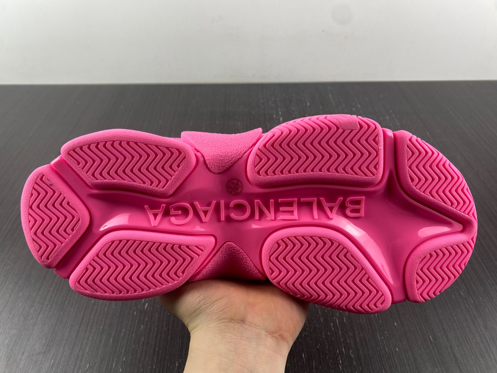 Ba*len*cia*ga triple s  712764 w2zb6 5590