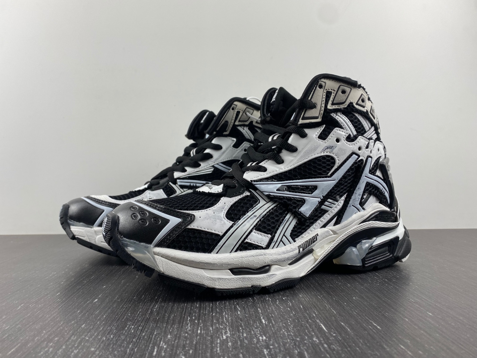 Ba*len*cia*ga runner 695764 w3rh2 9010