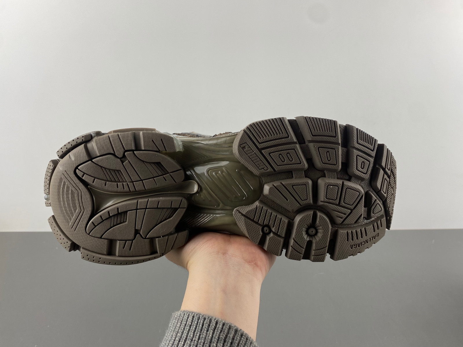 Ba*len*cia*ga runner 677403w3rbq 2010