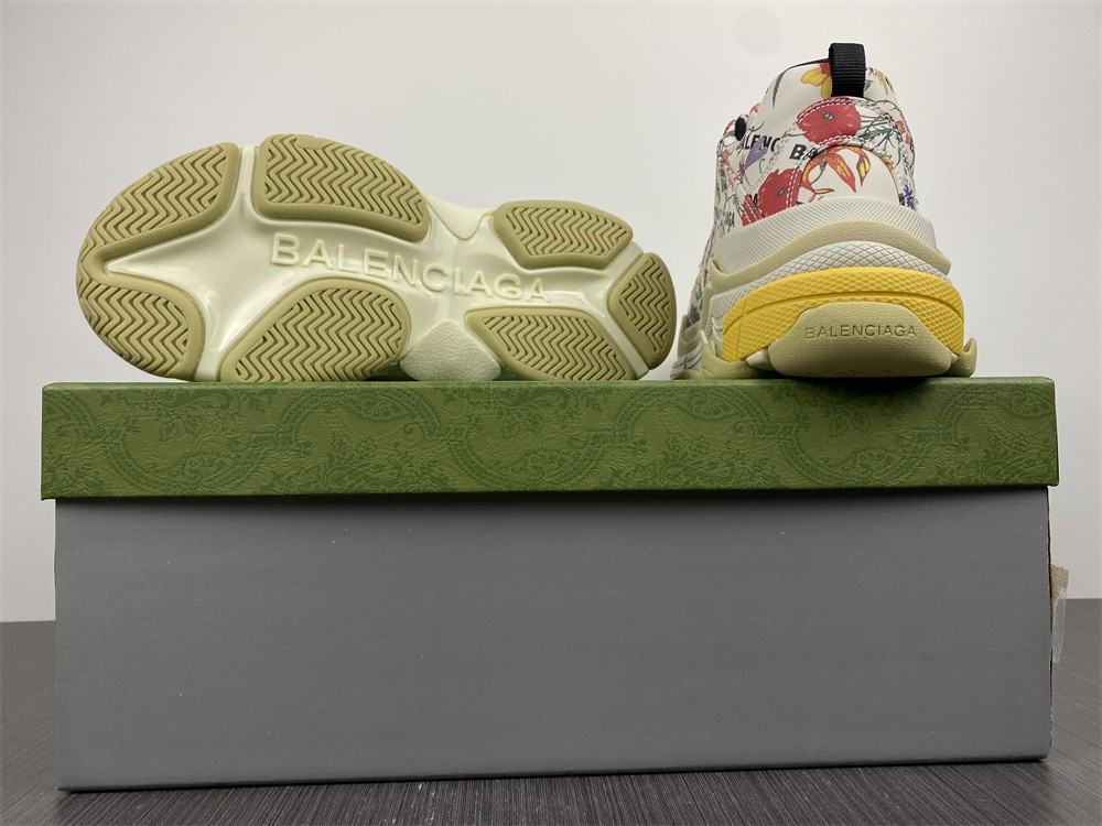 Ba*len*cia*ga 1.0 677195 uli10 8461