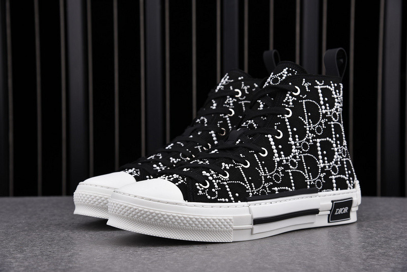 DR B23 High Top Sneaker
