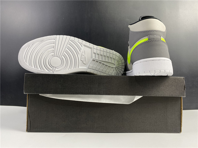 Air Jordan 1 Mid Gunsmoke Volt 554724-072