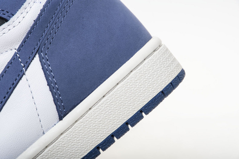 Air Jordan 1 Retro High OG “Blue Moon” 555088-115