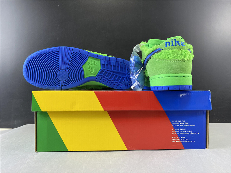 Grateful Dead x Nike SB Dunk Low 