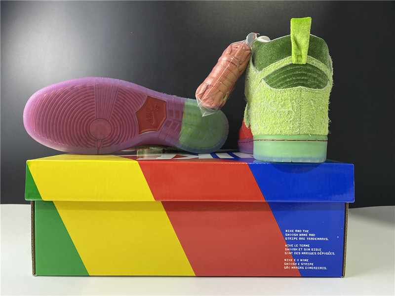 Nike SB Dunk High “Strawberry Cough” CW7093-600