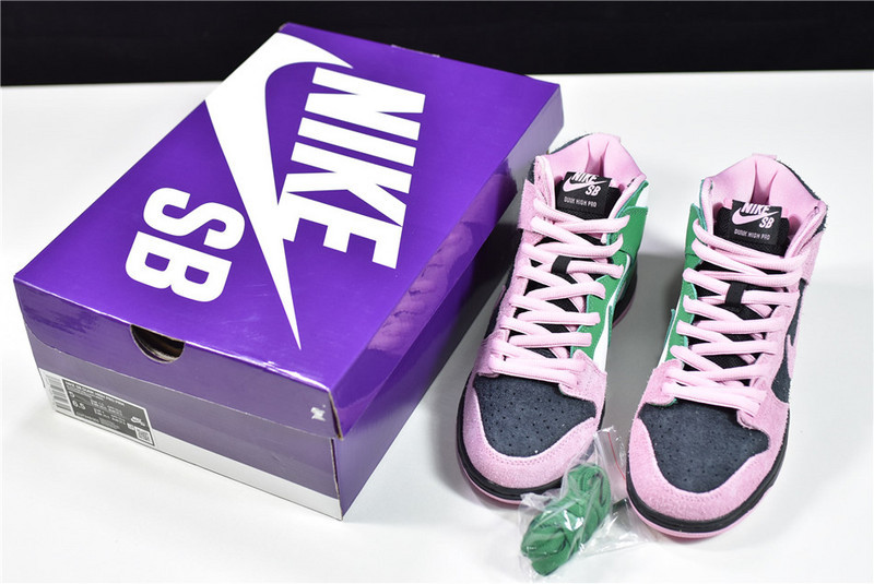 Nike SB Dunk High “Invert Celtics” CU7349-001