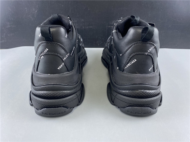 BLCG Triple S 524039-W06E2-2020