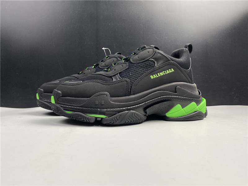 BLCG Triple S 542039-W2PW1-4881