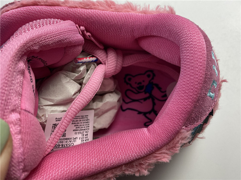 Grateful Dead x Nike SB Dunk Low 