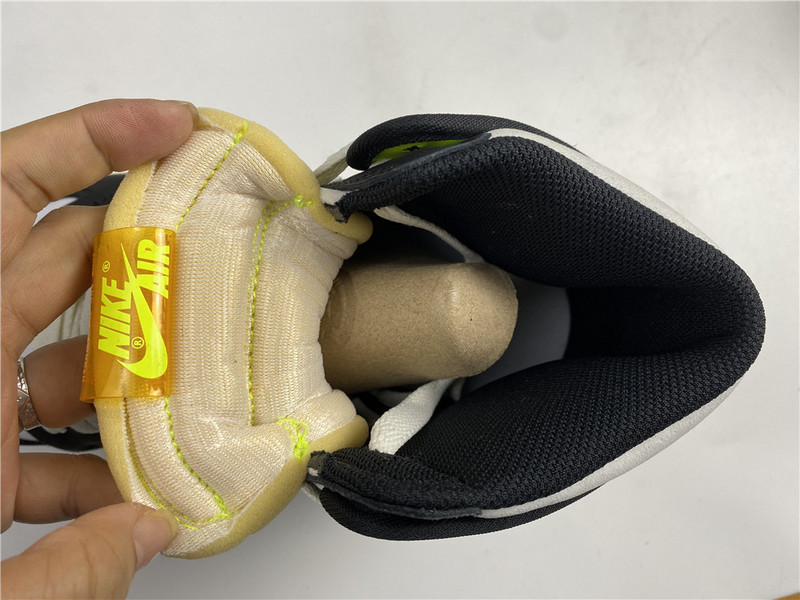 Air Jordan 1 Retro High OG “Volt Gold” 555088-118