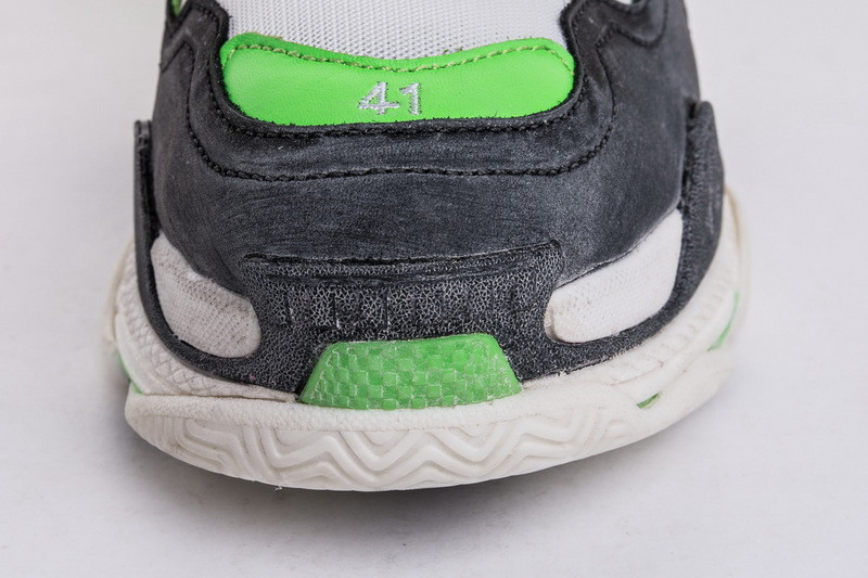 BLCG TRIPLE S 483513-W06E1