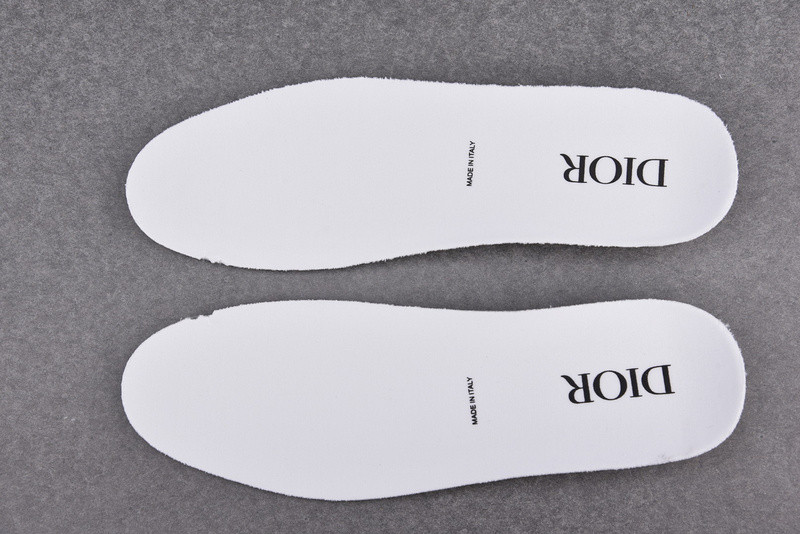 DR B23 High Top Sneaker