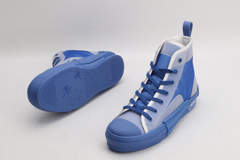 DR B23 High Top Sneaker