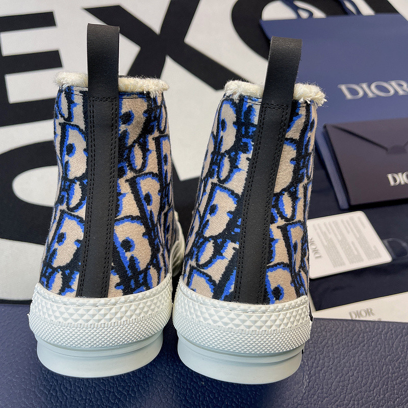 DR B23 High Top Sneaker