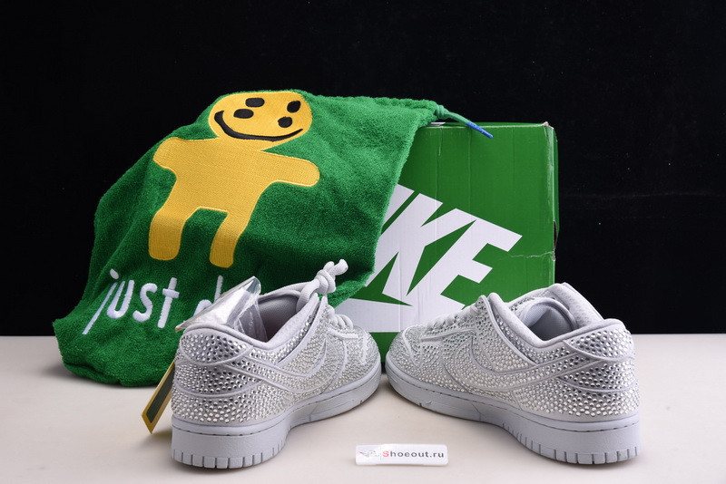 Cactus Plant Flea Market x Nike Dunk Low CZ2670-001